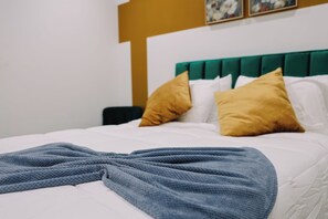 3 bedrooms, iron/ironing board, WiFi, bed sheets - Solara/3BRs/FIFA/Sleeps14/NRG/HTX/Arcade/LaserTag (Houston)