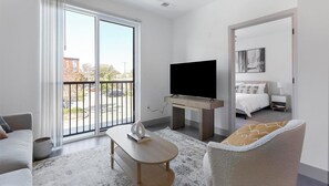 1 bedroom, desk, iron/ironing board, WiFi - Landing | Stylish 1BD, Pool, Gym (Richmond)