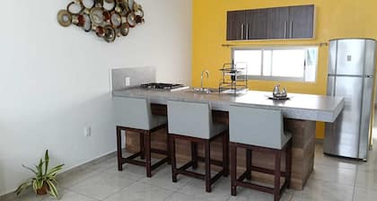 Furnished, comfortable and safe apartment. Close to everything, even the mountain!