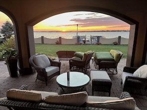 Terrace/patio - High-End Waterfront Estate in Stratford | Relax, Unwind, Enjoy Views (Stratford)