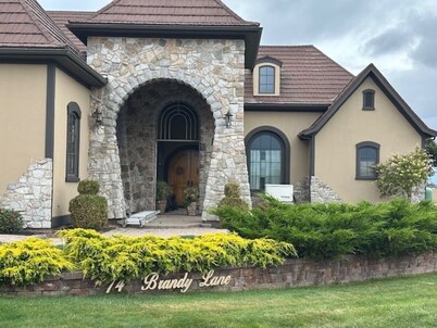 High-End Waterfront Estate in Stratford | Relax, Unwind, Enjoy Views
