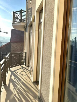 Standard Double or Twin Room, Balcony, City View | Property grounds - Hotel Nebula Inn (T'bilisi)