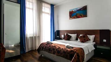 Habitación Deluxe con 1 cama doble o 2 individuales, lanai, vistas a la ciudad