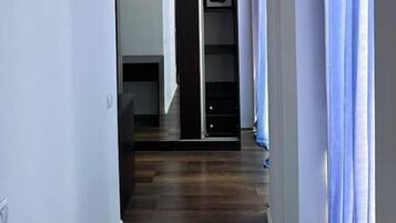 Standard-Doppel- oder -Zweibettzimmer, Balkon, Stadtblick | Innenbereich