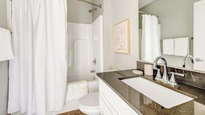 Bathroom - Landing | Spectacular 2BD, Clubhouse, Courtyard (Nashville)