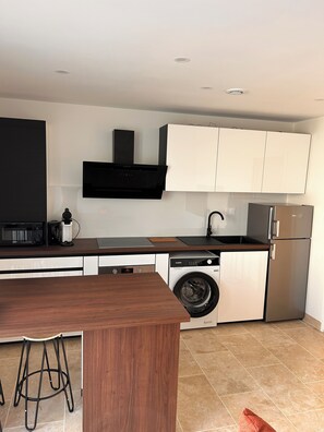 Private kitchen - Vrbo Property (Tarbes)