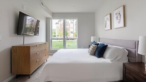 1 slaapkamer, een bureau, een strijkplank/strijkijzer, wifi