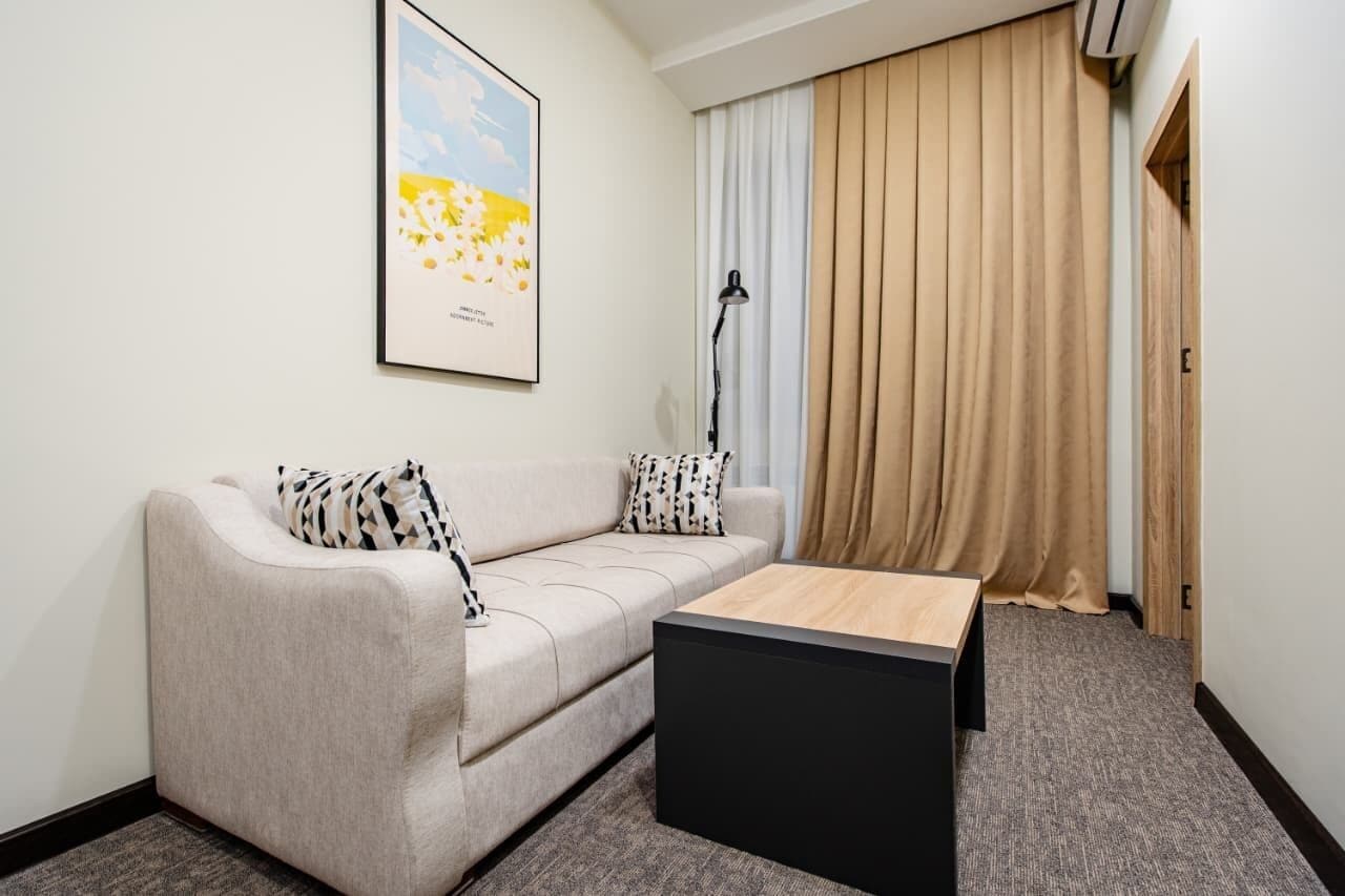 Junior Apartment, Multiple Beds, Non Smoking, Mountain View | Living area