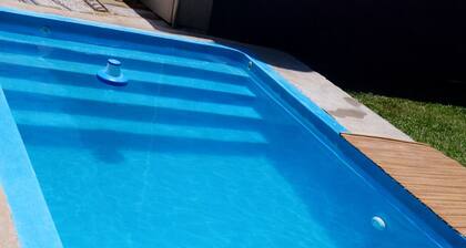 Family house with swimming pool | 10 minutes from downtown