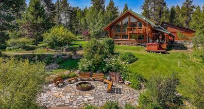 Private Pond, Hot Tub & 18-Acre Escape