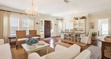 Authentic Ocean Springs Cottage | Walk Downtown