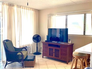 Smart TV, DVD player, books - Cozy condo with a view of famous Kamaole Beach II (Kihei)