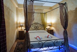 Room - Vrbo Property (Calabria)