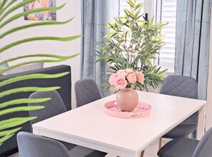 Dining - Apartments Villa Mavi, Novalja, ground floor (Novalja)