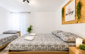 2 bedrooms, iron/ironing board, Internet, bed sheets - Apartments Villa Mavi, Novalja - First Floor (Novalja)
