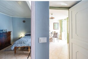 1 bedroom, iron/ironing board, free WiFi, bed sheets - Elegant Bajardo Apartment With Stunning Views (Bajardo)