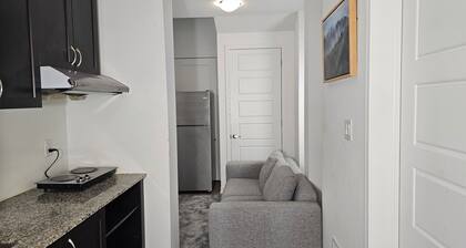 Private 1-bedroom suite in Mississauga