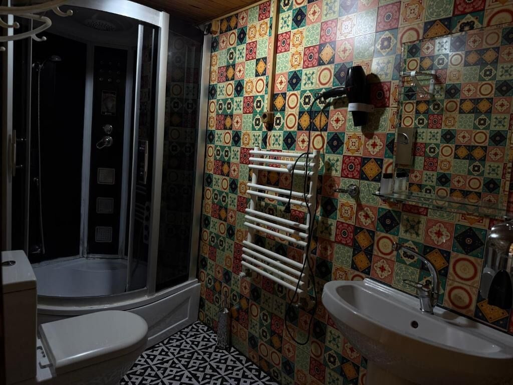 Triple Room, River View | Bathroom | Free toiletries, hair dryer, slippers, towels