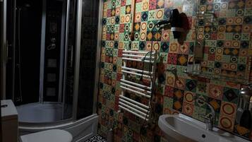 Triple Room, River View | Bathroom | Free toiletries, hair dryer, slippers, towels