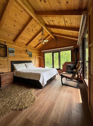 Bungalow Luxe, vue fleuve | Chambres insonorisées, fer et planche à repasser, Wi-Fi gratuit