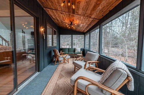 A Blind Pig | Mountainwood - Woods + Lake Stay