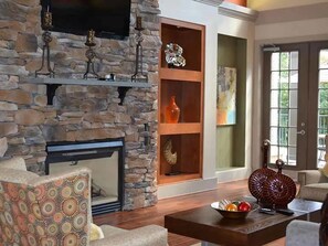 Smart TV - Landing | Stylish 2BD, Gym, Pool (King of Prussia)