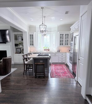 Private kitchen - NEW LIST: Gorgeous 3.5BR Home in Lakewood; Walk to White Rock Lake; Family Fun! (Dallas)