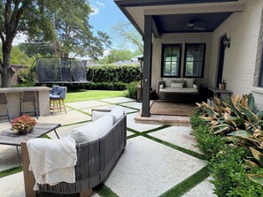 Terrace/patio - NEW LIST: Gorgeous 3.5BR Home in Lakewood; Walk to White Rock Lake; Family Fun! (Dallas)