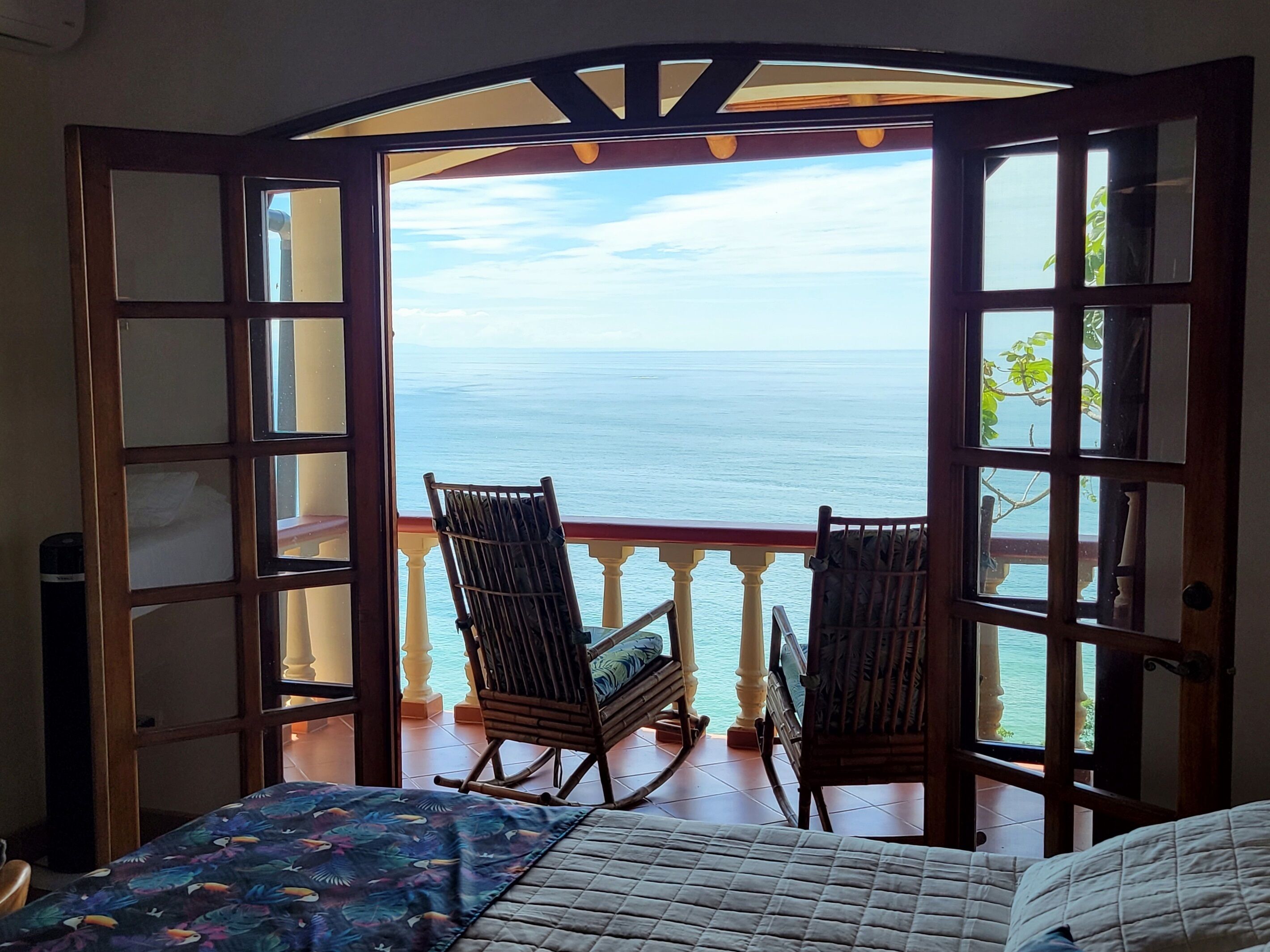 5 bedrooms, desk, iron/ironing board, WiFi (free)