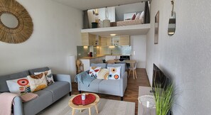 Smart TV - A feast for your eyes, 3 bedroom apartment on beach, sea views from every room. (Mauguio)