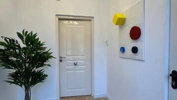 Comfort Apartment, City View | Interior