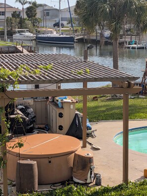 Property grounds - 2-bedroom house in delightful Hernando Beach, unforgettable waterfront sunsets. (Hernando Beach)