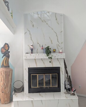 Interior - 2-bedroom house in delightful Hernando Beach, unforgettable waterfront sunsets. (Hernando Beach)