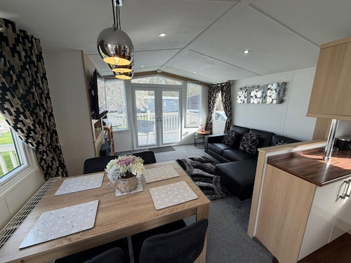 Hot tub lodge Bockenfield Morpeth , cottage with hot tub , caravan with hot tub
