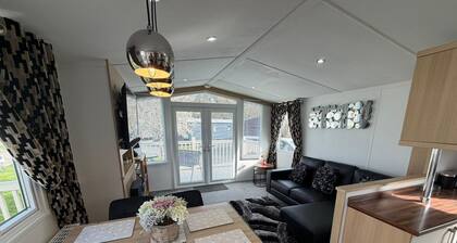 Hot tub lodge Bockenfield Morpeth , cottage with hot tub , caravan with hot tub