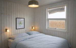 3 bedrooms, free WiFi - Beach front home in Hjørring with house sea view (Hjørring)