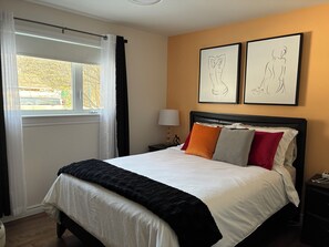 House, 2 Bedrooms, Patio, Garden View - Charming Renovated House With Private Entrance in Québec (Québec City)