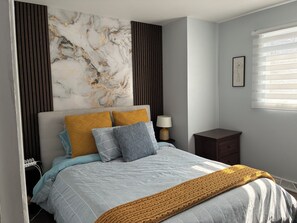 House, 2 Bedrooms, Patio, Garden View - Charming Renovated House With Private Entrance in Québec (Québec City)