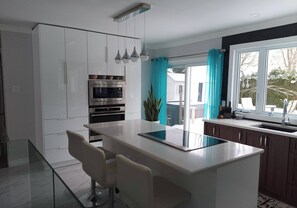 House, 2 Bedrooms, Patio, Garden View | Interior - Charming Renovated House With Private Entrance in Québec (Québec City)