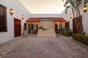 Property grounds - Dos Almas Casa Boutique, a colonial house in the traditional neighborhood of Guadalupe. (San Francisco de Campeche)
