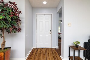 Interior - Remote Work, Near Stockyards & DFW + Sleeps 8 (Fort Worth)