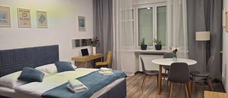2 bedrooms, iron/ironing board, WiFi, bed sheets