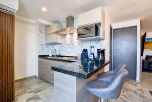 Fridge, microwave, stovetop, coffee/tea maker - ¡PentHouse in La Purísima! 8 guests 3BR|3br (Monterrey)