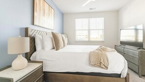 1 habitación, escritorio, tabla de planchar con plancha y wifi 