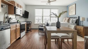 Desk, iron/ironing board, WiFi, bed sheets - Landing | Stunning Studio, Gym, Yoga Studio (Birmingham)