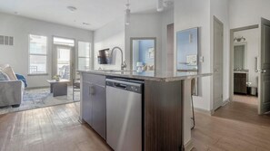 Interior - Landing | Amazing 1BD, Pool, Gym (Charlotte)