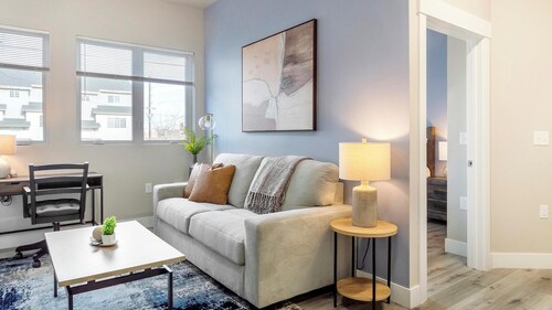 Landing | Beautiful 2BD in Harvey Park South