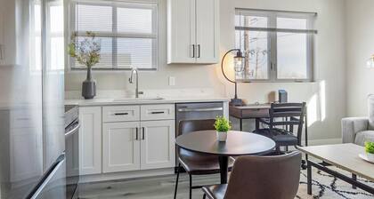 Landing | Modern 2BD in Harvey Park South