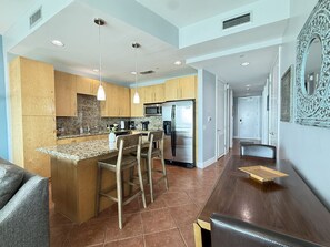 Fridge, microwave, oven, dishwasher - Sapphire 608 - By GISO Vacation Rentals (South Padre Island)
