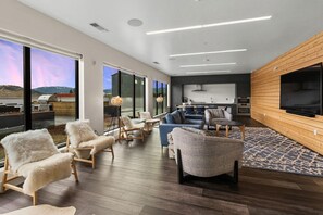 Smart TV - Landing | Spectacular 1BD in Downtown Bozeman (Bozeman)